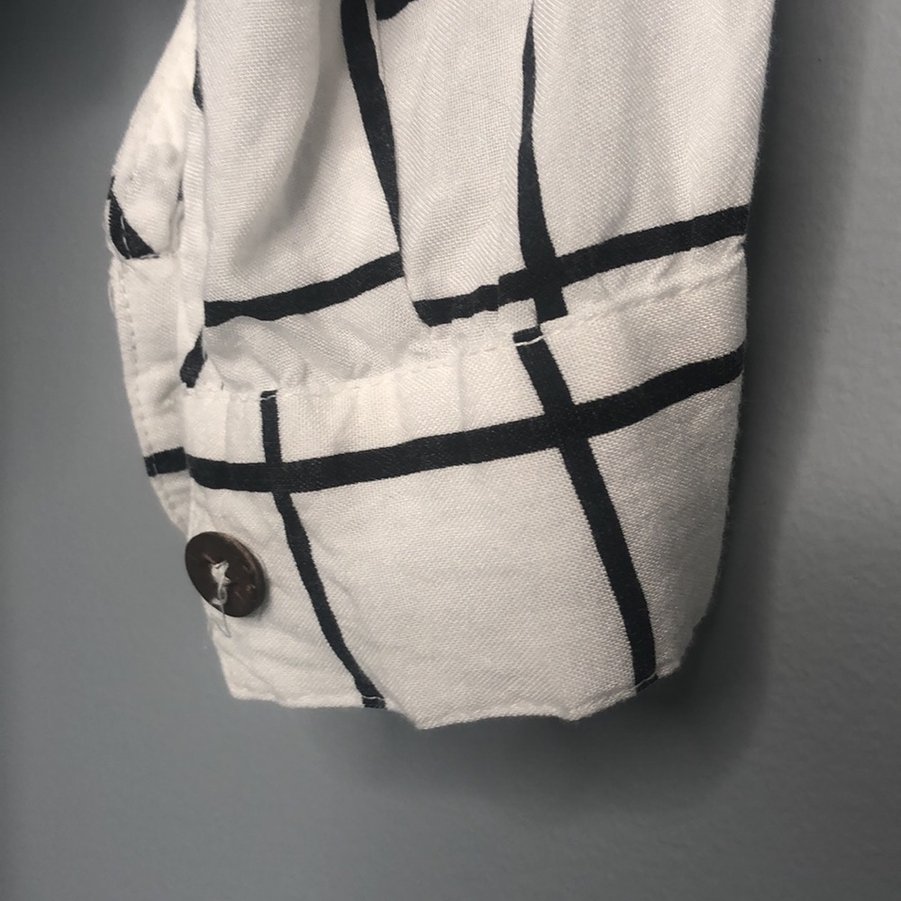 Rebellion Squared Sleeve Top - Picture 3 of 6